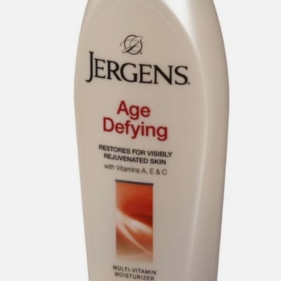 DISC Jergens Age Defying Revitalises & Replenishes Moisturiser 21 FL OZ 621 ml - Picture 1 of 5